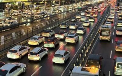 İstanbul’da trafik kilit! Haftanın son günü yüzde 90’a yaklaştı
